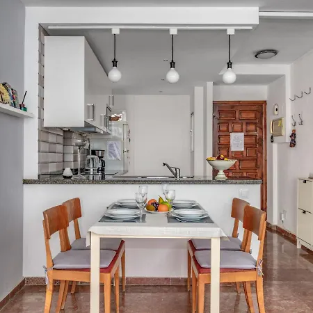 View By Interhome شقة *